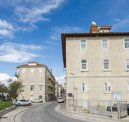 Malo Misto Apartament Split